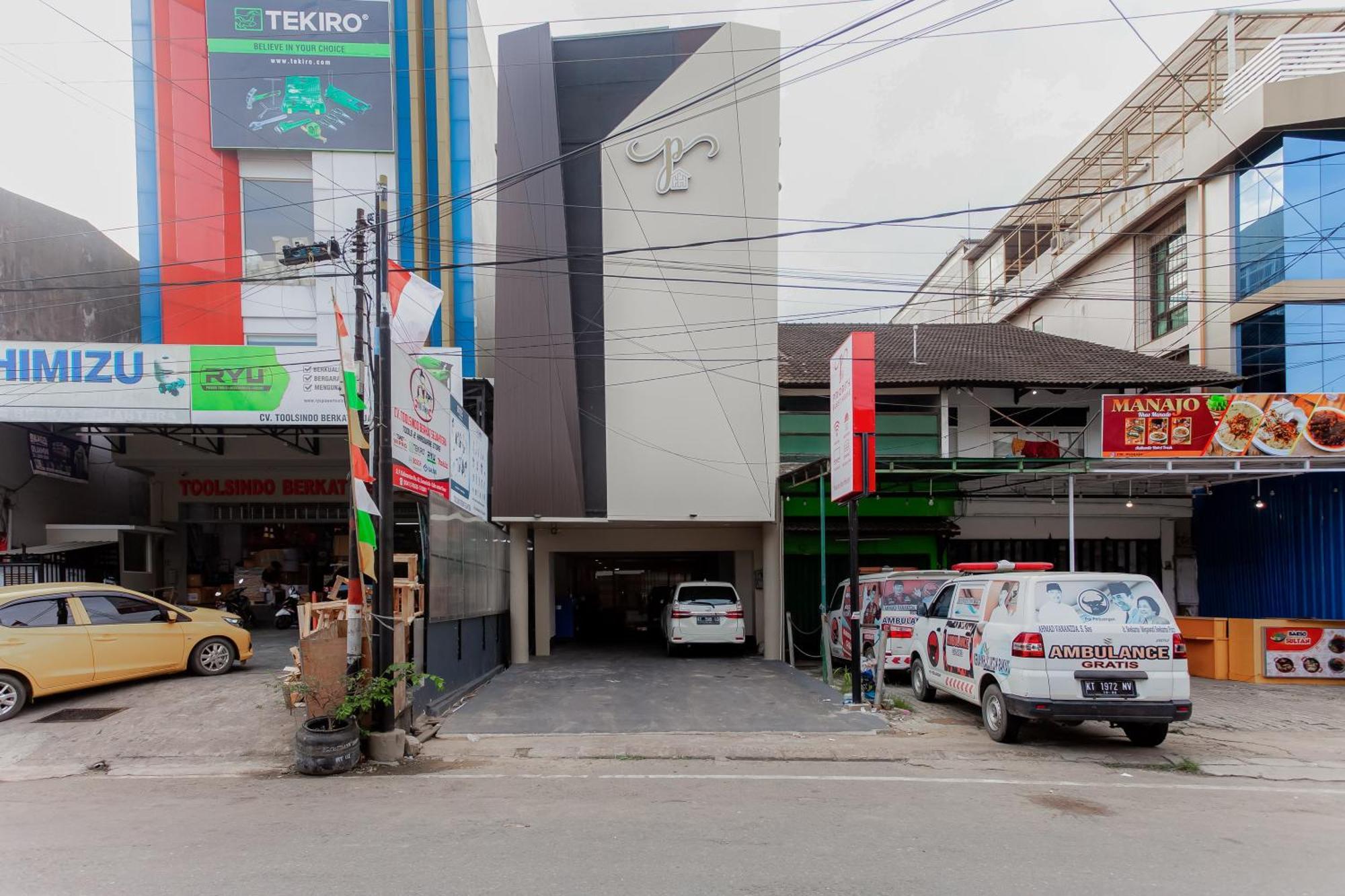 Urbanview Hotel Priority Samarinda By Reddoorz Exterior foto