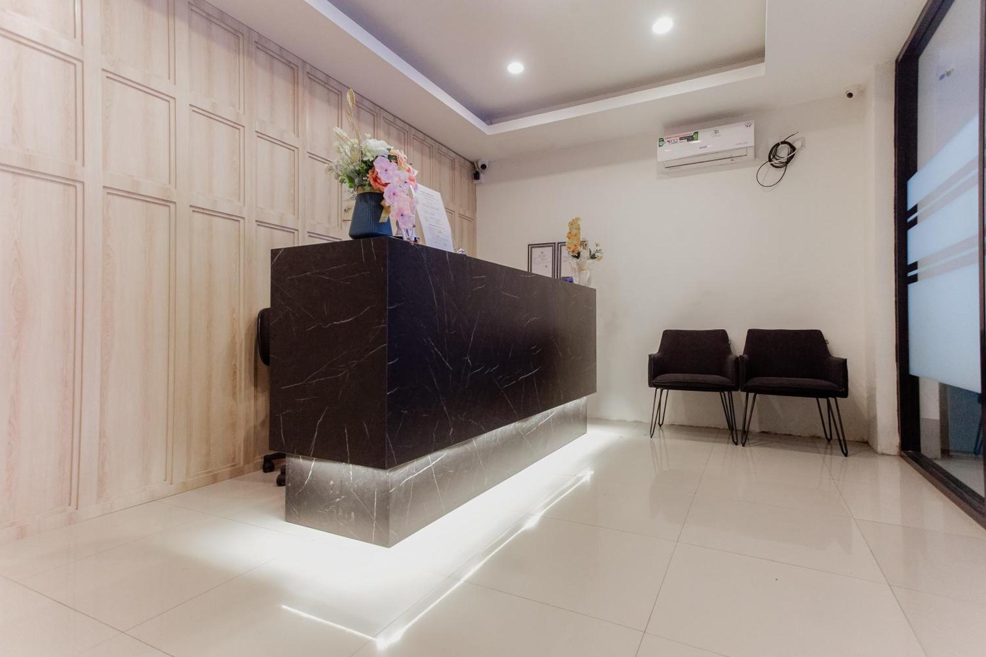 Urbanview Hotel Priority Samarinda By Reddoorz Exterior foto